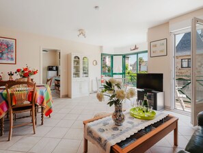 Living area - Le Prince Noir by Interhome (Dinard)
