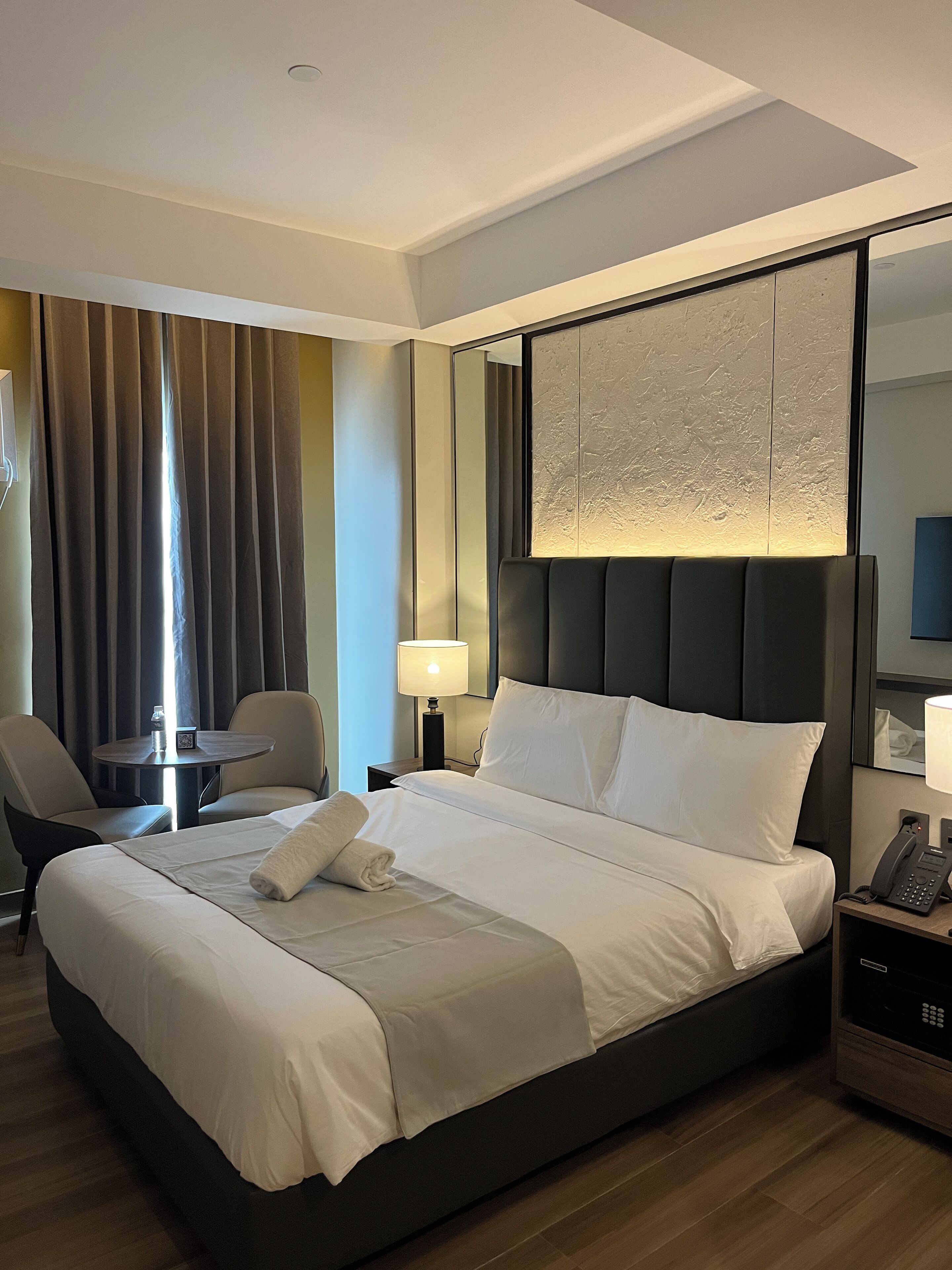 Free WiFi, bed sheets