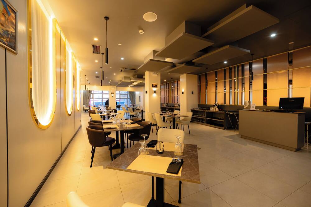 Vibe Hotel Alabang