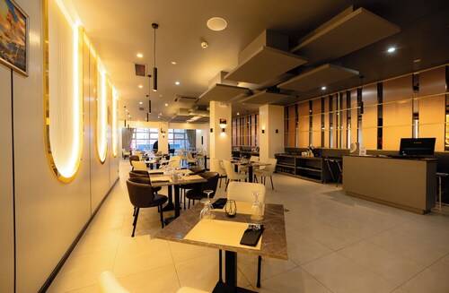 Vibe Hotel Alabang