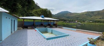 Roman Sinasi Hotel