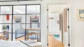 2 habitaciones, tabla de planchar con plancha y wifi gratis