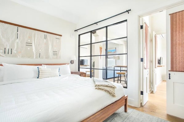 2 chambres, fer et planche à repasser, Wi-Fi gratuit, draps fournis