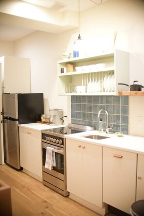 Fridge, microwave, oven, stovetop