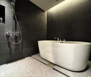 Standard Twin Room | Bathroom | Combined shower/tub, hair dryer, slippers, towels - Randor Hotel Sapporo Prestige (Sapporo)