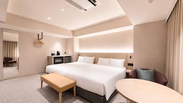 Kamar Double Standar | Didekorasi berbeda-beda dan dilengkapi dengan perabotan berbeda-beda