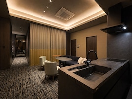 Executive Suite | Private kitchen