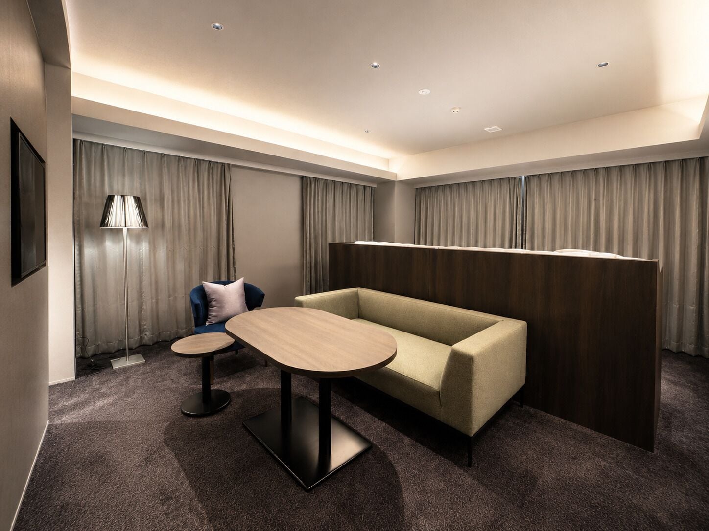 Deluxe King Studio | Living area | Smart TV
