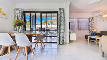 Family Duplex, Balcony, Garden View | Living area