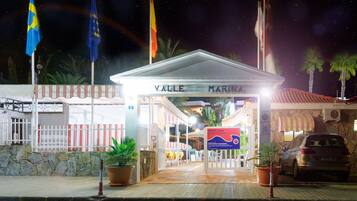 Façade de lâhĂ©bergement - soirĂ©e/nuit