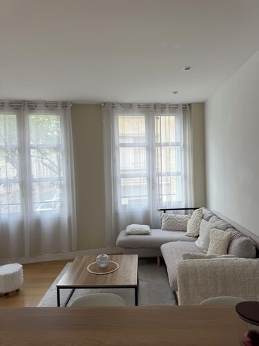 Vue imprenable sur la Collégiale – tout à pied !