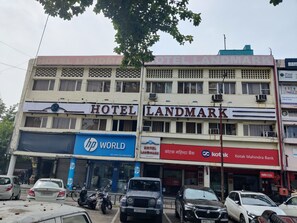 Front of property - Hotel Landmark - Centre of City Chandigarh (Chandigarh)