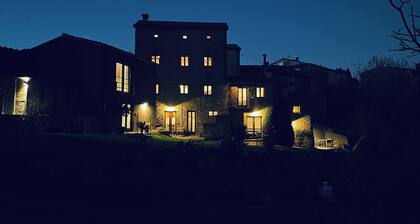 Villa MOKA, modern STUDIO in a farmhouse (15th cent.); Montefeltro (Le Marche)