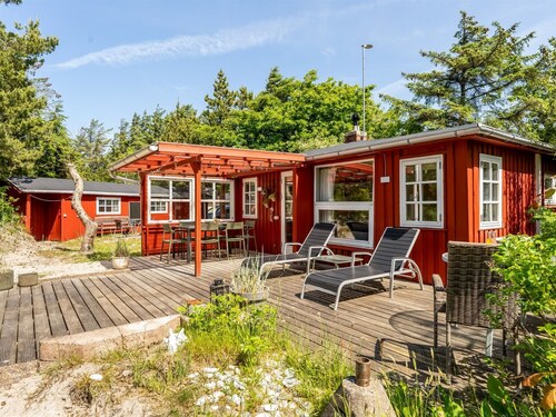 "Goodje" - 400m from the sea by Interhome