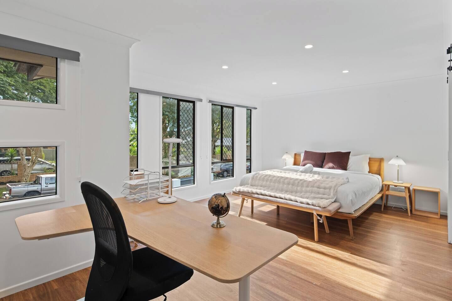 4 bedrooms, desk, iron/ironing board, WiFi