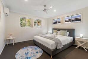 4 室のベッドルーム、アイロン / アイロン台、WiFi、ベッドシーツ