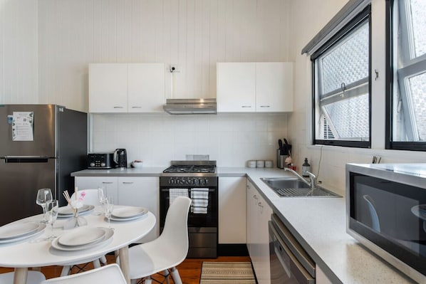 Fridge, microwave, oven, stovetop