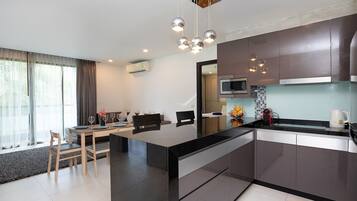 家庭公寓, 2 间卧室, 阳台, 花园景观 | 私人厨房 | 电热水壶