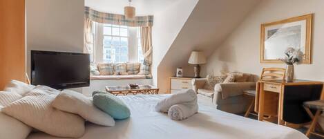 1 bedroom, iron/ironing board, internet