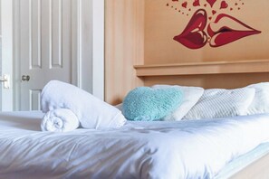 1 bedroom, iron/ironing board, internet