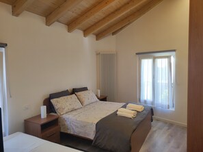 Iron/ironing board, travel crib, free WiFi, bed sheets