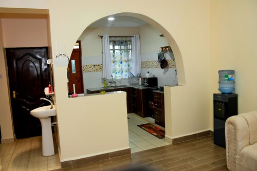 Cozy 1-bedroom apartment inNanyuki with Free Wi-fi, fully furnished kitchen