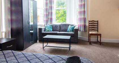 Thornbury Guest House Room 1