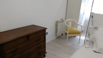 2 slaapkamers, een strijkplank/strijkijzer, wifi, beddengoed