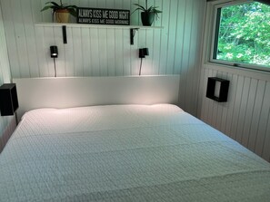 2 bedrooms, Internet