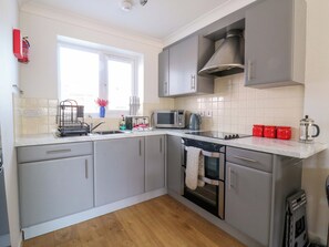 Cookware/dishes/utensils - Kingsmere (Norwich)