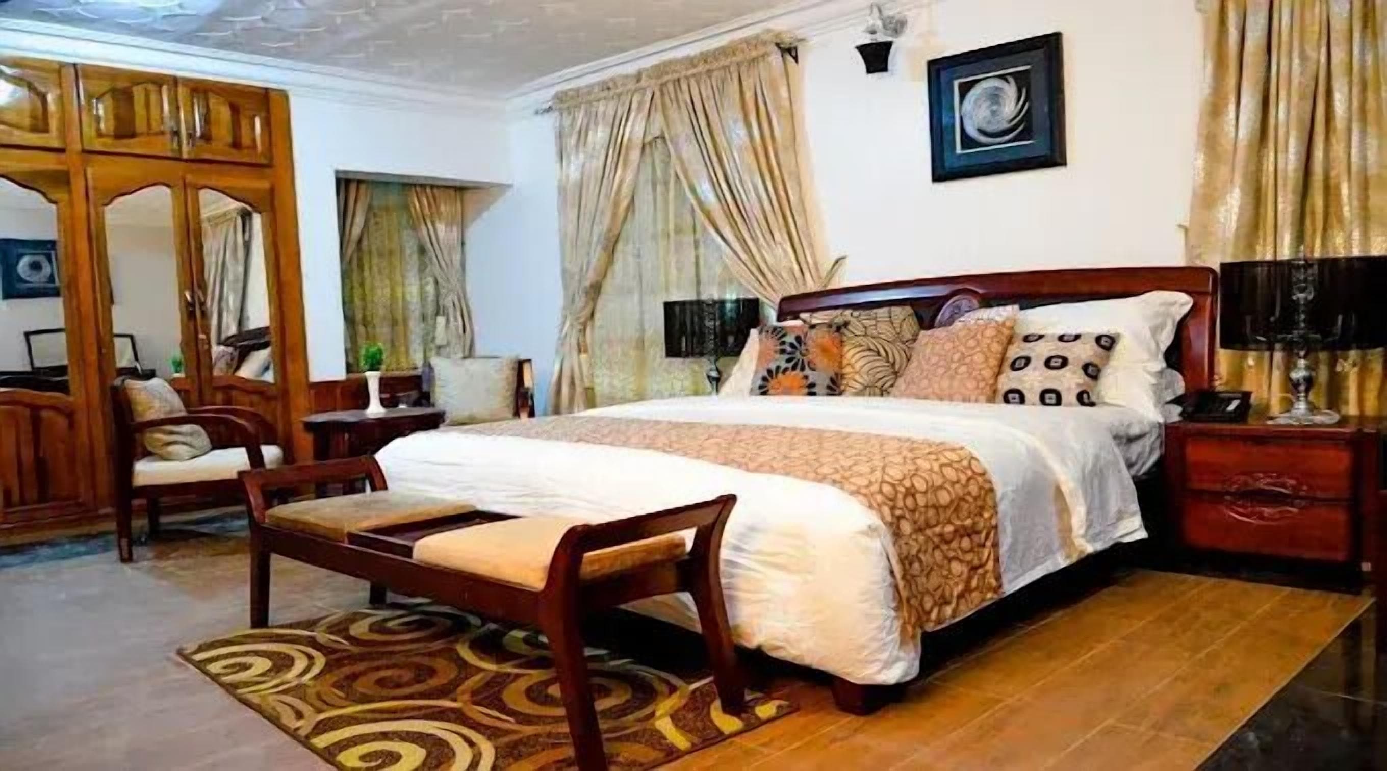 Kamar Ekonomi, balkon, pemandangan kota | Meja kerja, ruang kerja ramah laptop, dan tirai kedap cahaya