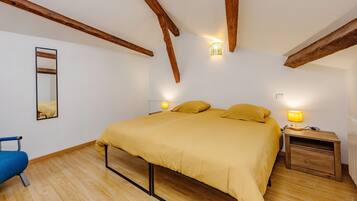 1 bedroom, iron/ironing board, free WiFi, bed sheets
