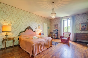 4 bedrooms, iron/ironing board, free WiFi, bed sheets - Villa Fiora Tra Le Colline E Il Lago (Corte Franca)