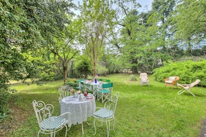 Outdoor dining - Villa Fiora Tra Le Colline E Il Lago (Corte Franca)