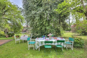 Standard-Villa, Mehrere Schlafzimmer, 2 Bäder (Villa Fiora Tra Le Colline E Il Lago) | Speisen im Freien