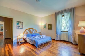 標準別墅, 多間臥室, 2 間浴室 (Villa Fiora Tra Le Colline E Il Lago) | 4 間臥室、熨斗/熨衣板、免費無線上網、床單