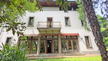 Vila Standar, 4 kamar tidur, 2 kamar mandi (Villa Fiora Tra Le Colline E Il Lago) | Eksterior