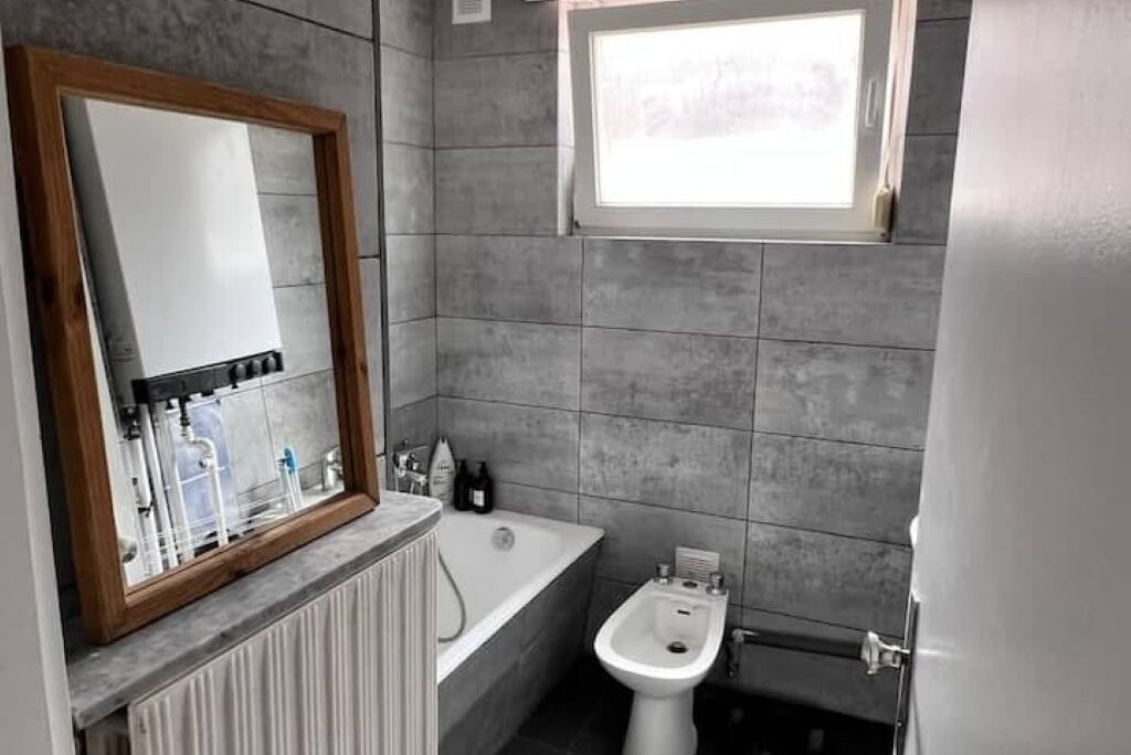 Whirlpool, Haartrockner, Bidet, Handtücher