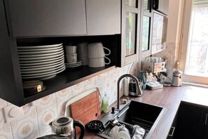 Microwave, oven, stovetop, dishwasher