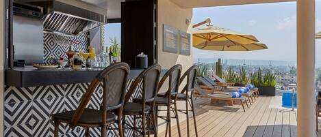 Bar (in der Unterkunft)