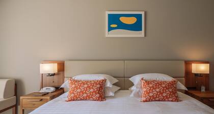 AKA LODGE by THE TERRACE HOTELS
