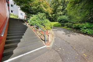 Property grounds - Apartment 'Panorama-Perle' with Mountain View, Balcony and Wi-Fi (Bad Herrenalb)