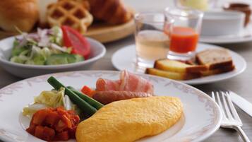 Desayuno buffet diario (JPY 3000 por persona)