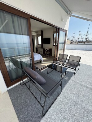 1 dormitorio, tabla de planchar con plancha, wifi y ropa de cama