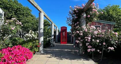 CNZhouse: classical and new, with space, near river, in CBD