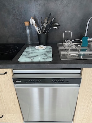 Microwave, oven, stovetop, dishwasher