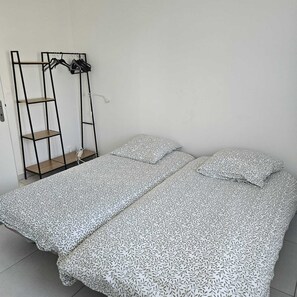 3 bedrooms, iron/ironing board, travel cot, free WiFi