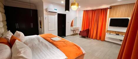 5 chambres, fer et planche à repasser, Wi-Fi, draps fournis