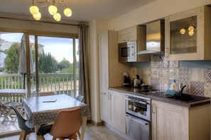 Oven, dishwasher - Le Juan Luc - ANTIBES-JUAN LES PINS (ANTIBES-JUAN LES PINS)
