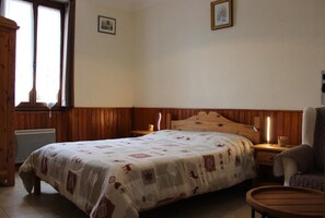 Travel cot